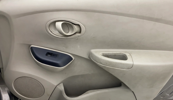 2017 Datsun Go Plus T, Petrol, Manual, 35,646 km, Driver Side Door Panels Control