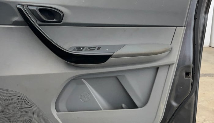 2022 Tata TIGOR XZ CNG, CNG, Manual, 44,932 km, Driver Side Door Panels Control