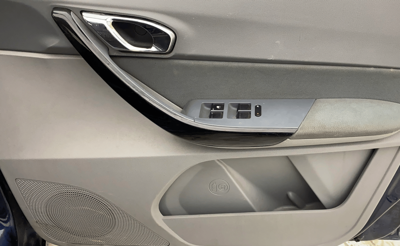 2020 Tata TIGOR XZA PLUS PETROL, Petrol, Automatic, 47,099 km, Driver Side Door Panels Control