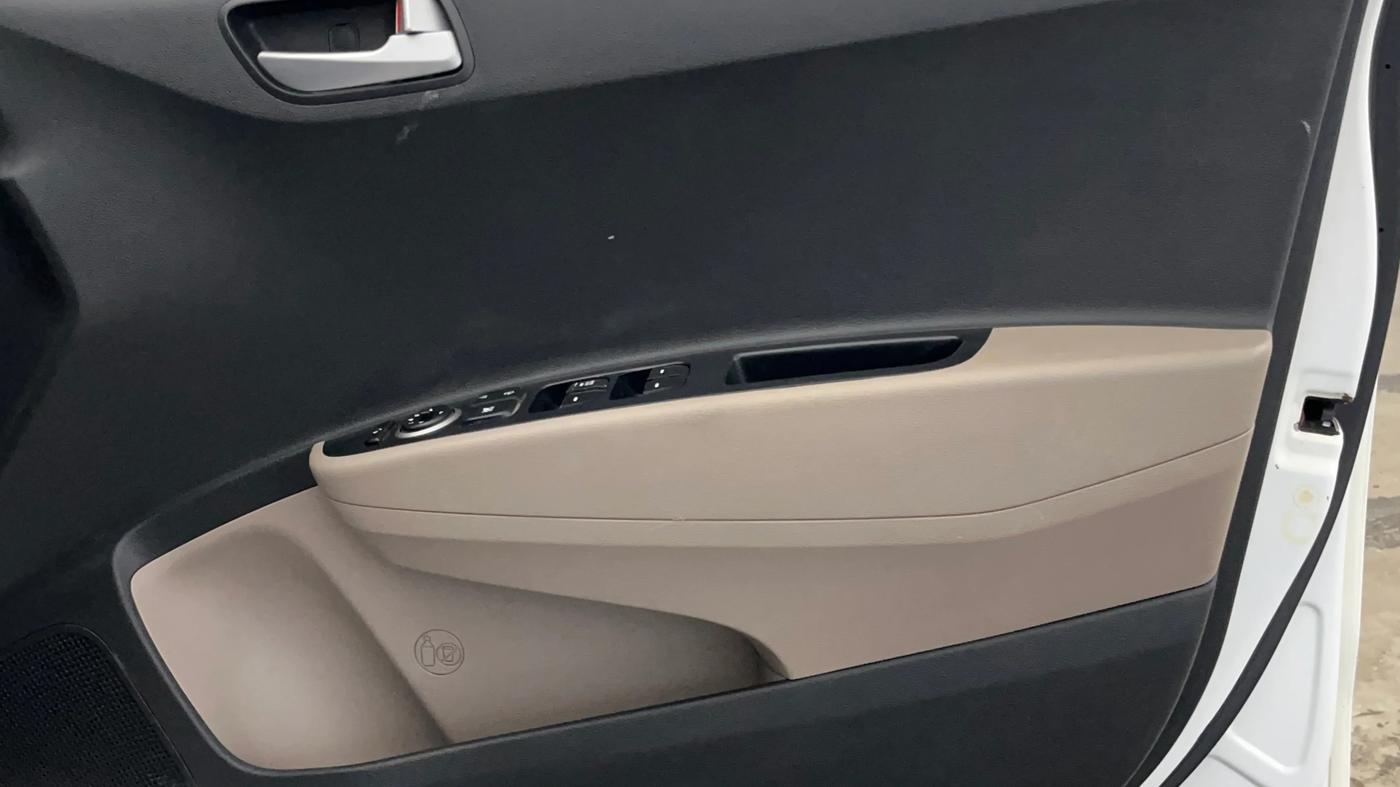 2019 Hyundai Grand i10 SPORTZ 1.2 KAPPA VTVT, Petrol, Manual, 87,894 km, Driver Side Door Panels Control
