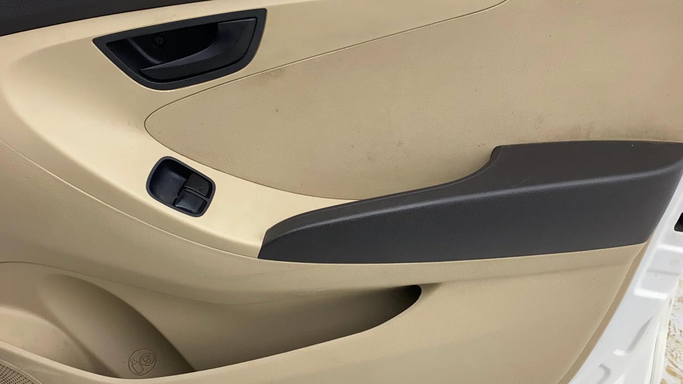 2018 Hyundai Eon ERA +, CNG, Manual, 86,301 km, Driver Side Door Panels Control