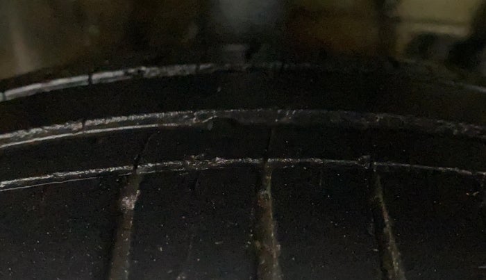 2015 Datsun Go A, Petrol, Manual, 88,911 km, Right Front Tyre Tread