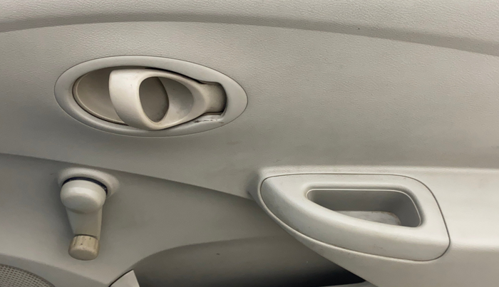 2015 Datsun Go A, Petrol, Manual, 88,911 km, Driver Side Door Panels Control