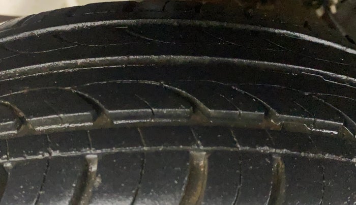 2015 Datsun Go A, Petrol, Manual, 88,911 km, Right Rear Tyre Tread