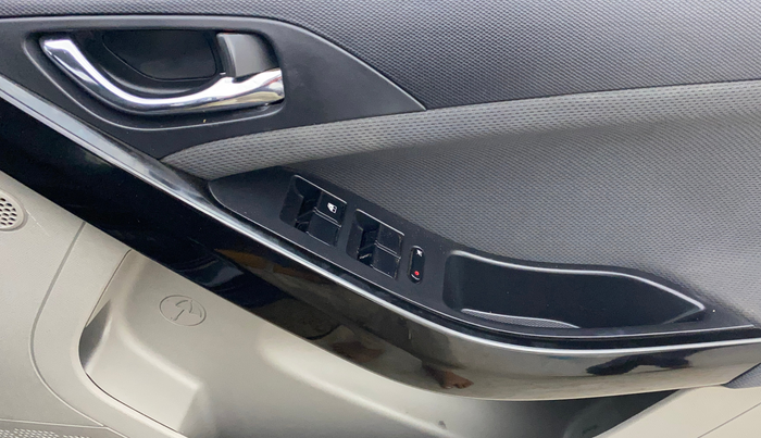 2019 Tata NEXON XZA PLUS PETROL, Petrol, Automatic, 79,030 km, Driver Side Door Panels Control
