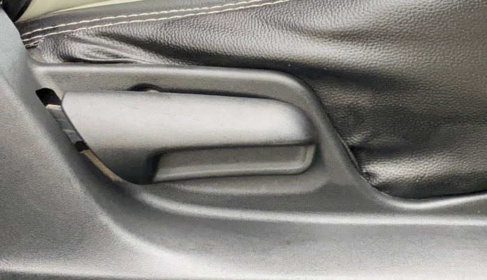 2013 Maruti Swift VXI, Petrol, Manual, 63,984 km, Driver Side Adjustment Panel