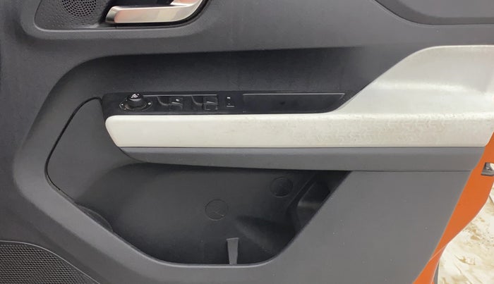 2022 Tata PUNCH CREATIVE  MT, Petrol, Manual, 43,003 km, Driver Side Door Panels Control