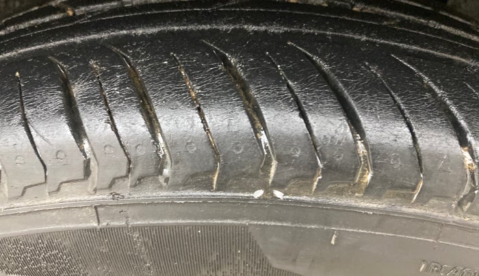 2023 Renault Kiger RXZ AMT, Petrol, Automatic, 24,498 km, Left Rear Tyre Tread