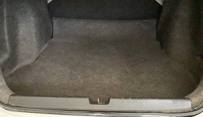 2015 Honda City 1.5L I-VTEC VX CVT, Petrol, Automatic, 1,37,136 km, Boot Inside