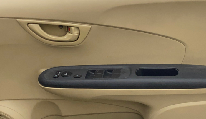 2015 Honda Amaze 1.2L I-VTEC SX, Petrol, Manual, 32,738 km, Driver Side Door Panels Control