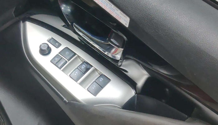 2021 Toyota Innova Crysta 2.4 ZX AT 7 STR, Diesel, Automatic, 55,802 km, Driver Side Door Panels Control