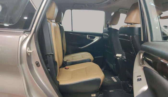 2021 Toyota Innova Crysta 2.4 ZX AT 7 STR, Diesel, Automatic, 55,802 km, Right Side Rear Door Cabin