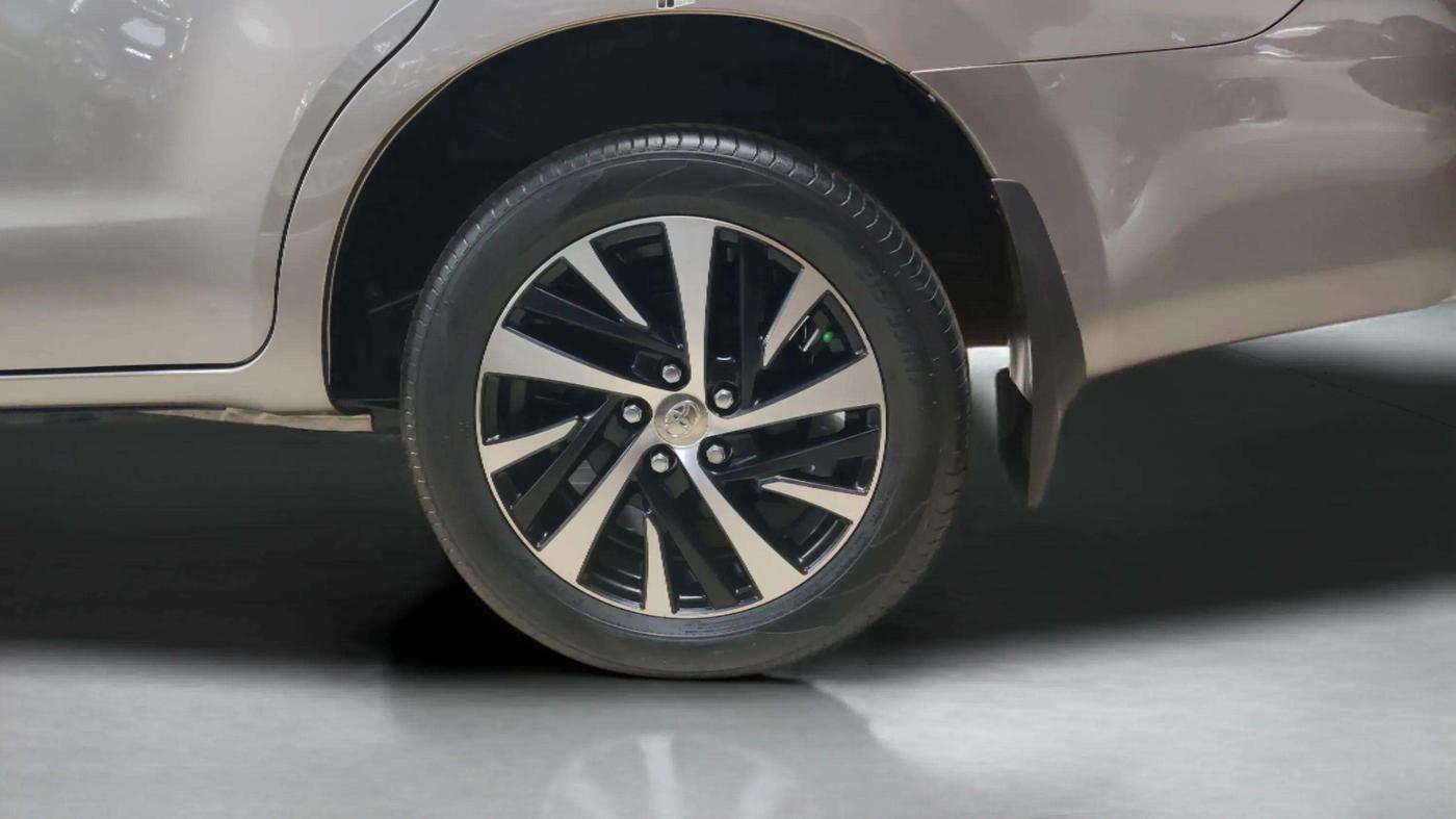 2021 Toyota Innova Crysta 2.4 ZX AT 7 STR, Diesel, Automatic, 55,802 km, Left Rear Wheel