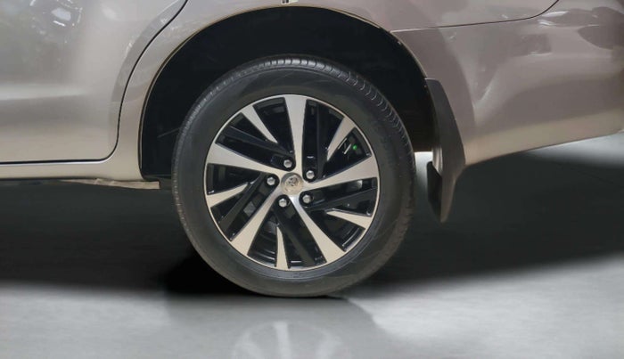 2021 Toyota Innova Crysta 2.4 ZX AT 7 STR, Diesel, Automatic, 55,802 km, Left Rear Wheel