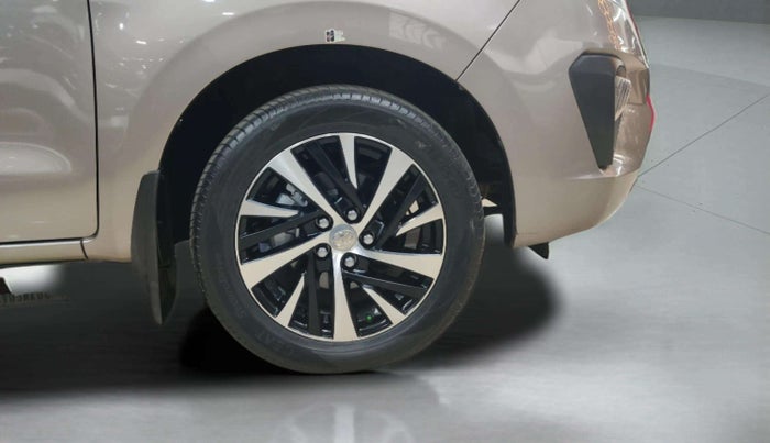 2021 Toyota Innova Crysta 2.4 ZX AT 7 STR, Diesel, Automatic, 55,802 km, Right Front Wheel