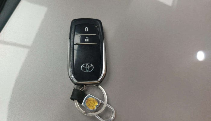 2021 Toyota Innova Crysta 2.4 ZX AT 7 STR, Diesel, Automatic, 55,802 km, Key Close Up