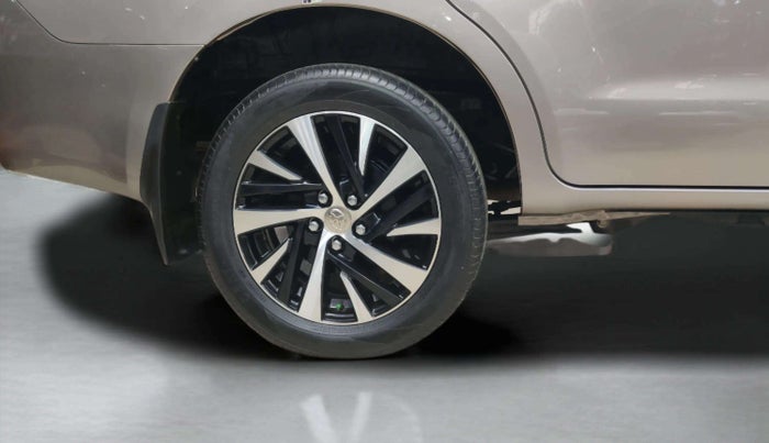 2021 Toyota Innova Crysta 2.4 ZX AT 7 STR, Diesel, Automatic, 55,802 km, Right Rear Wheel