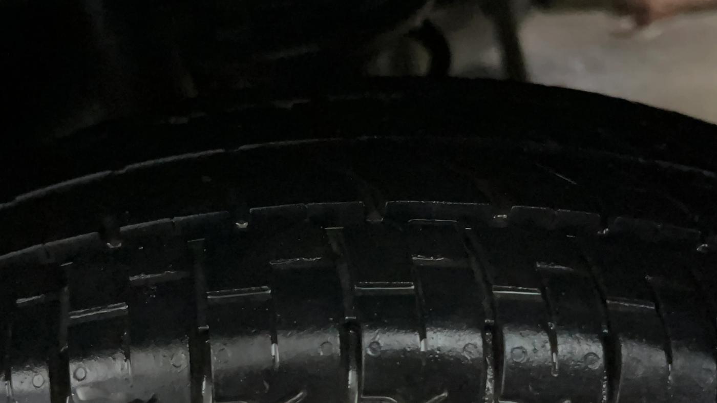 2021 Maruti Alto LXI CNG, CNG, Manual, 61,105 km, Left Rear Tyre Tread