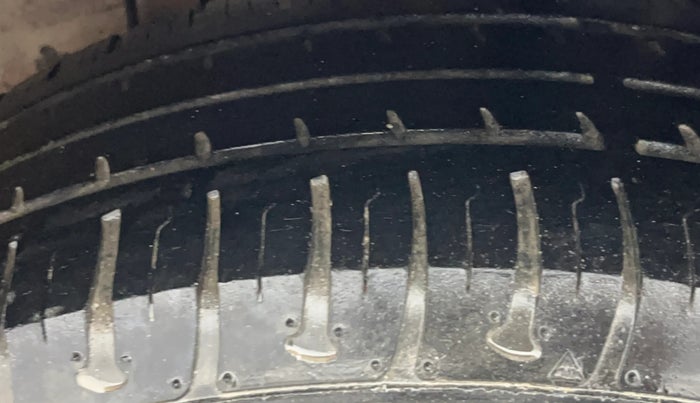 2017 Hyundai Elite i20 SPORTZ 1.2, Petrol, Manual, 63,020 km, Left Rear Tyre Tread