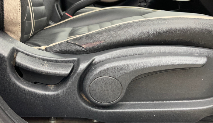 2017 Hyundai Elite i20 SPORTZ 1.2, Petrol, Manual, 63,020 km, Driver Side Adjustment Panel