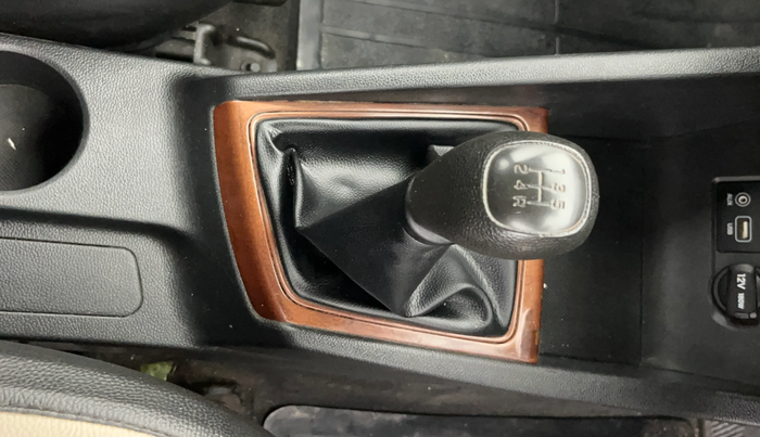 2017 Hyundai Elite i20 SPORTZ 1.2, Petrol, Manual, 63,020 km, Gear Lever