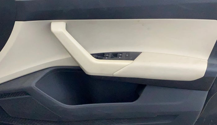 2022 Volkswagen VIRTUS HIGHLINE TSI 1.0 AT, Petrol, Automatic, 37,455 km, Driver Side Door Panels Control