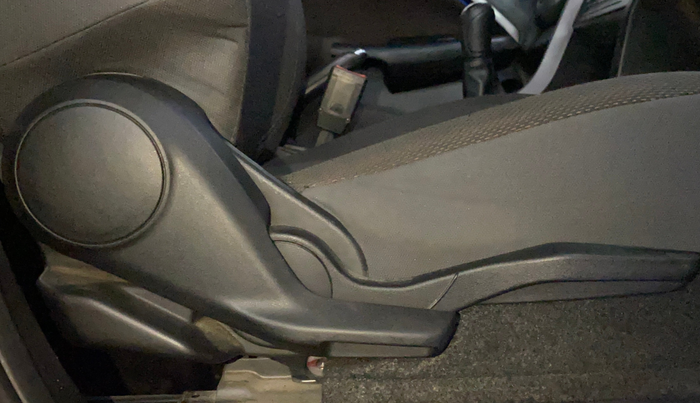 2022 Maruti BREZZA ZXI + SMART HYBRID DUAL TONE, Petrol, Manual, 17,375 km, Driver Side Adjustment Panel