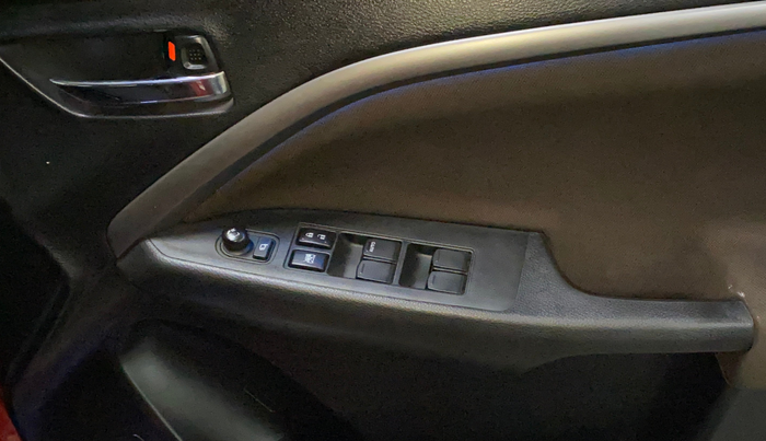 2022 Maruti BREZZA ZXI + SMART HYBRID DUAL TONE, Petrol, Manual, 17,375 km, Driver Side Door Panels Control