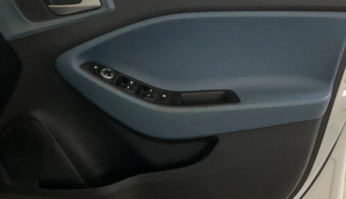 2016 Hyundai i20 Active 1.2 S, Petrol, Manual, 53,799 km, Driver Side Door Panels Control