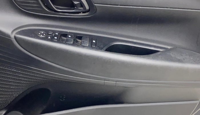 2021 Hyundai NEW I20 SPORTZ 1.2 MT, Petrol, Manual, 98,586 km, Driver Side Door Panels Control