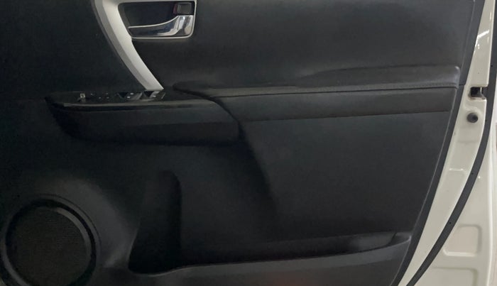 2018 Toyota Fortuner 2.8 4X2 MT, Diesel, Manual, 1,58,246 km, Driver Side Door Panels Control