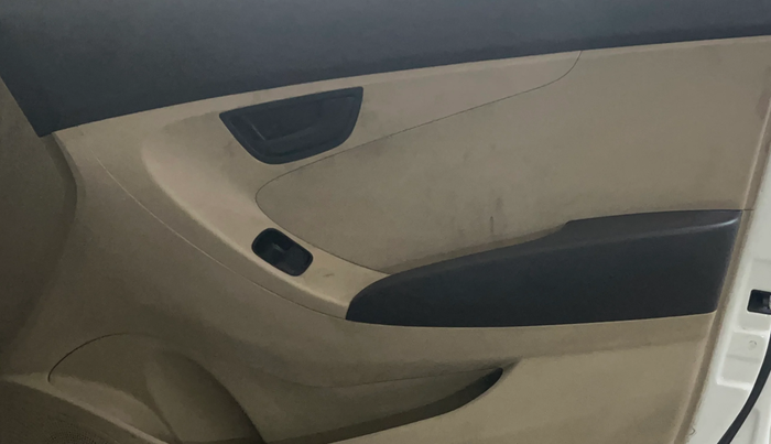 2014 Hyundai Eon ERA +, Petrol, Manual, 44,601 km, Driver Side Door Panels Control