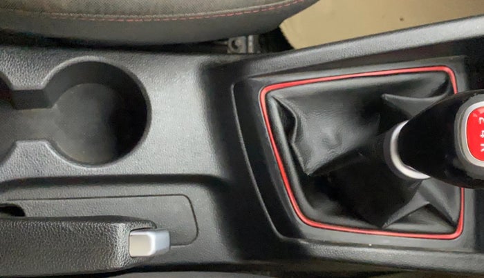 2019 Hyundai i20 Active 1.2 SX, Petrol, Manual, 50,844 km, Gear Lever