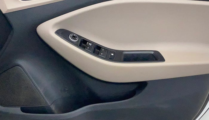 2018 Hyundai Elite i20 MAGNA EXECUTIVE 1.2, CNG, Manual, 1,42,463 km, Driver Side Door Panels Control