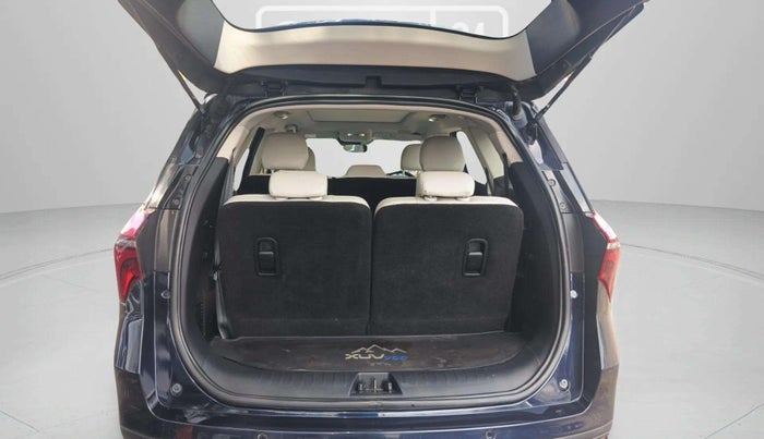 2022 Mahindra XUV700 AX 7 LUXURY P AT 7 STR, Petrol, Automatic, 32,829 km, Boot Inside