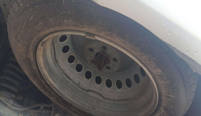 2022 Mahindra XUV700 AX 7 LUXURY P AT 7 STR, Petrol, Automatic, 32,829 km, Spare Tyre