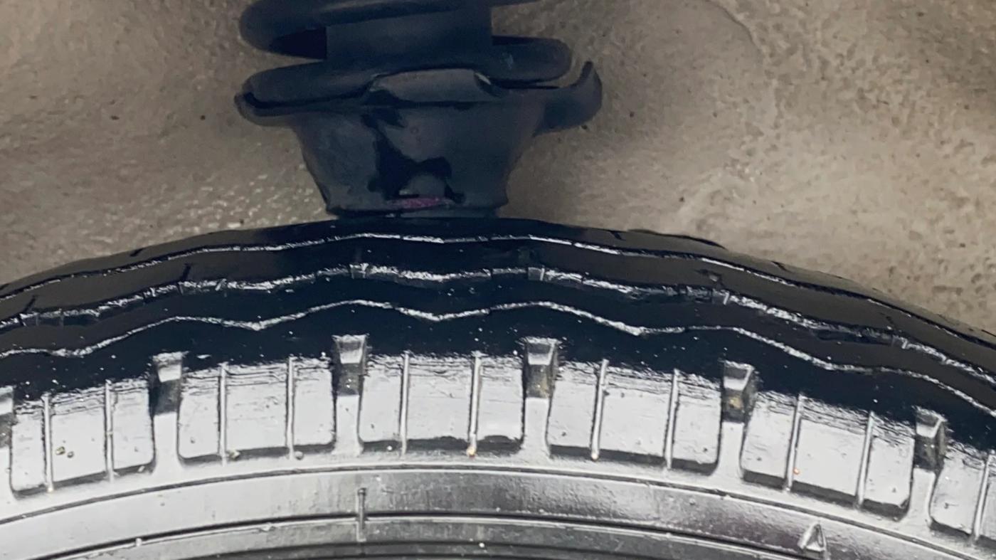 2022 Maruti Eeco 5 STR AC (O), Petrol, Manual, 14,671 km, Right Front Tyre Tread