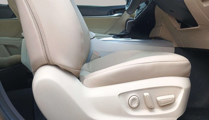 2020 Toyota Camry HYBRID, Hybrid, Automatic, 50,994 km, Driver Side Adjustment Panel