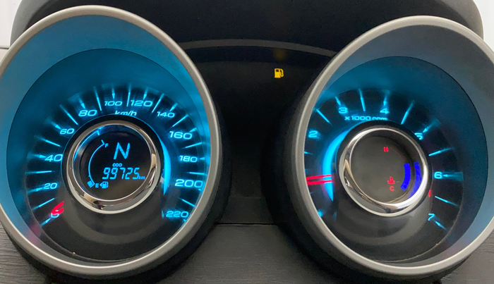 2017 Mahindra XUV500 W6, Diesel, Manual, 99,718 km, Odometer Image