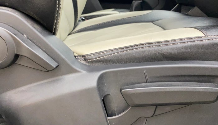 2022 Tata PUNCH ACCOMPLISHED MT, Petrol, Manual, 39,968 km, Driver Side Adjustment Panel