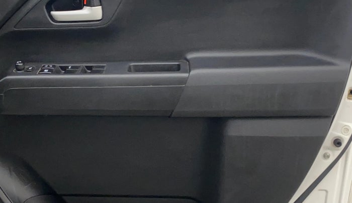 2021 Maruti New Wagon-R ZXI 1.2, Petrol, Manual, 27,961 km, Driver Side Door Panels Control