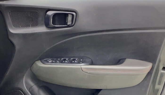 2020 Hyundai VENUE SX 1.0 (O) TURBO IMT, Petrol, Manual, 21,853 km, Driver Side Door Panels Control