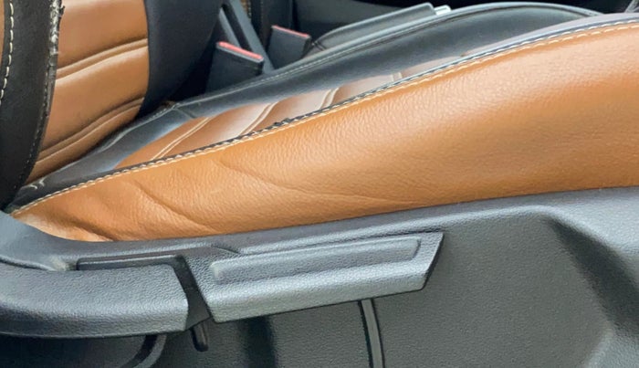 2019 Hyundai VENUE SX PLUS 1.0 TURBO DCT, Petrol, Automatic, 90,375 km, Driver Side Adjustment Panel