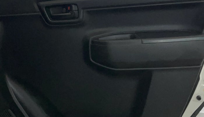 2020 Maruti S PRESSO VXI+, Petrol, Manual, 27,205 km, Driver Side Door Panels Control