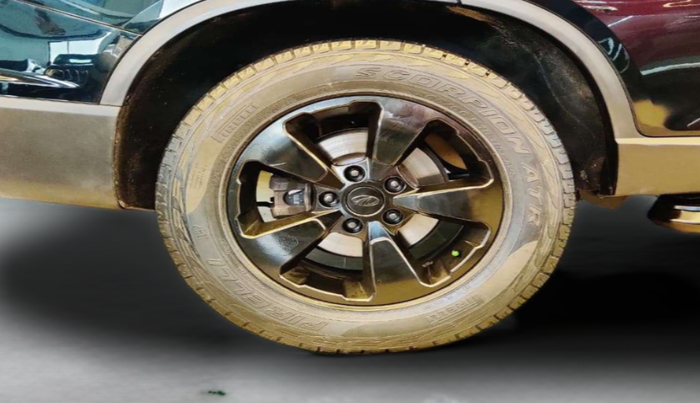 2020 Mahindra ALTURAS G4 4WD AT, Diesel, Automatic, 93,981 km, Right Rear Wheel