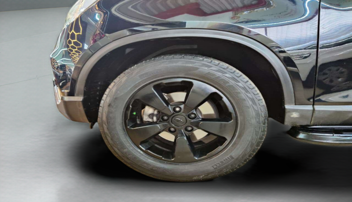 2020 Mahindra ALTURAS G4 4WD AT, Diesel, Automatic, 93,981 km, Left Front Wheel