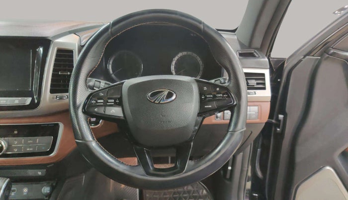 2020 Mahindra ALTURAS G4 4WD AT, Diesel, Automatic, 93,981 km, Steering Wheel Close Up