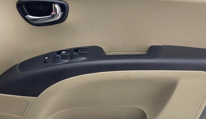 2013 Hyundai i10 MAGNA 1.1, Petrol, Manual, 42,193 km, Driver Side Door Panels Control