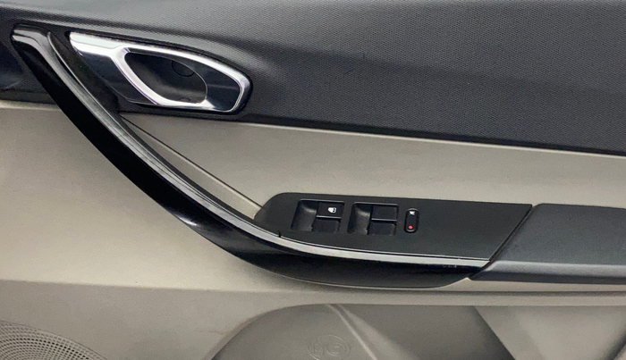 2019 Tata Tiago XZA PLUS PETROL, Petrol, Automatic, 71,025 km, Driver Side Door Panels Control