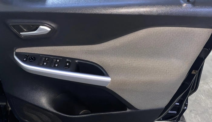 2022 Nissan MAGNITE XV MT, Petrol, Manual, 50,642 km, Driver Side Door Panels Control